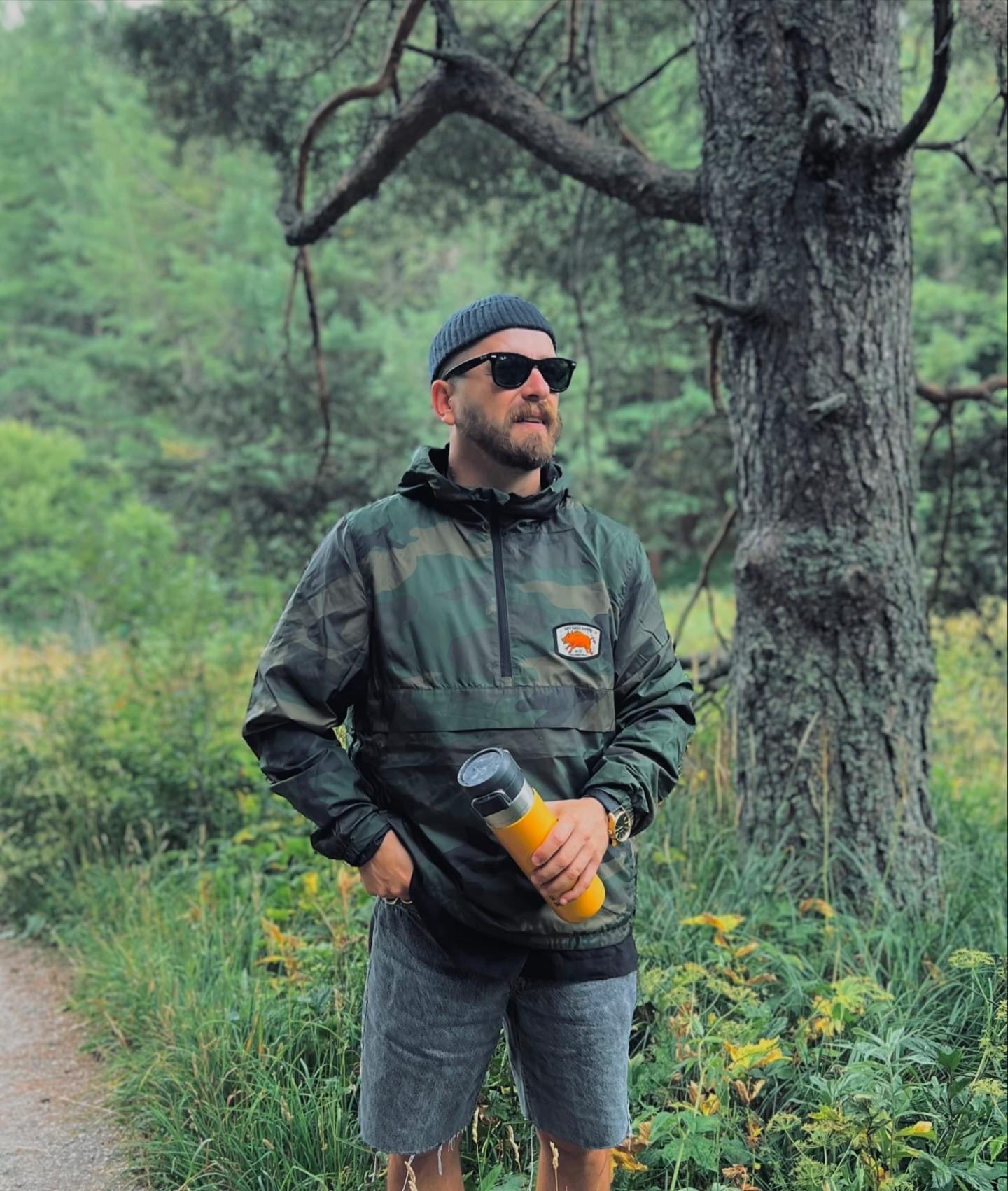 BARE HANDS SOCIETY "OUT OF OFFICE" OVER THE HEAD JACKET